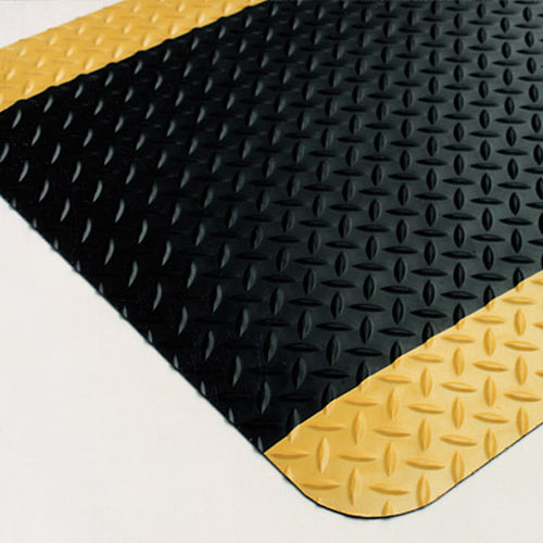 Cushion Dekplate Safety combines comfort with safety.