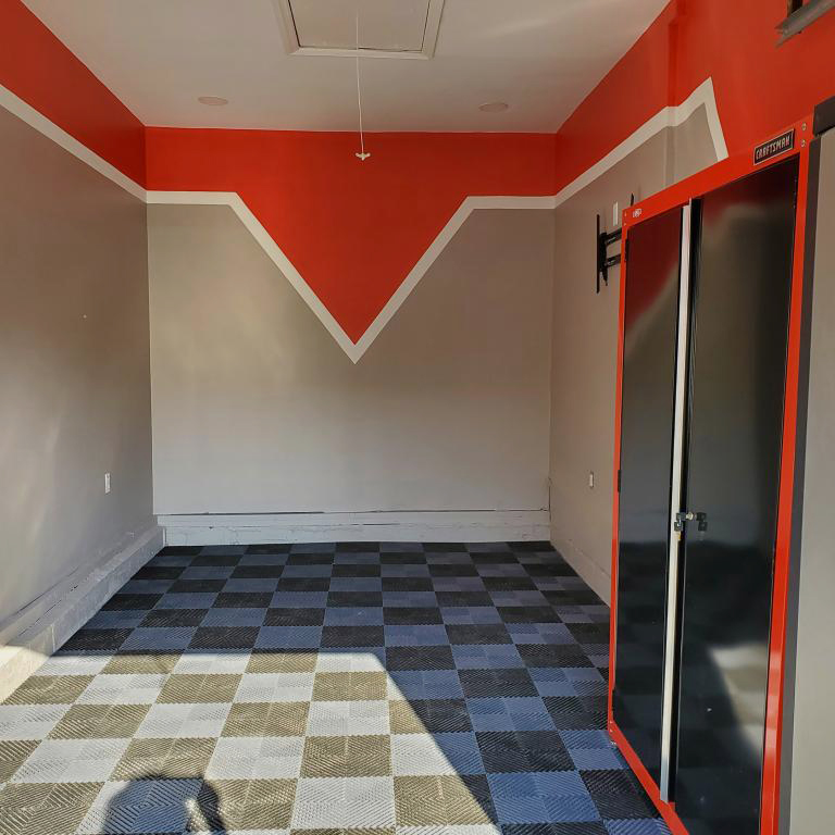 garage floor interlocking in small space black and gray tiles