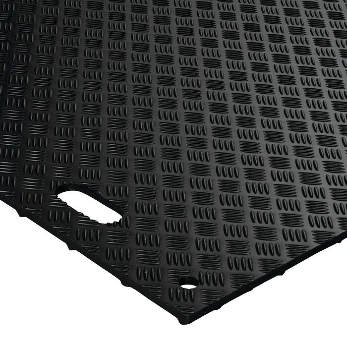 MambaMat Ground Protection Mat Black 1/2 Inch x 3x8 Ft. close up of 4 bar low profile surface