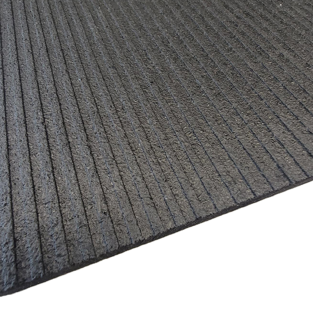 close up of ribbed washbay rubber mat showing thickness