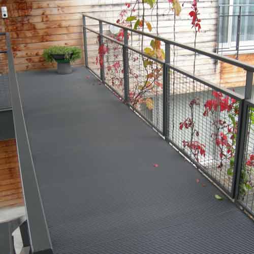 Vynagrip Heavy Duty Industrial Matting Black 3 x 33 ft Roll Deck Walkway