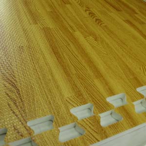 Wood grain foam mats