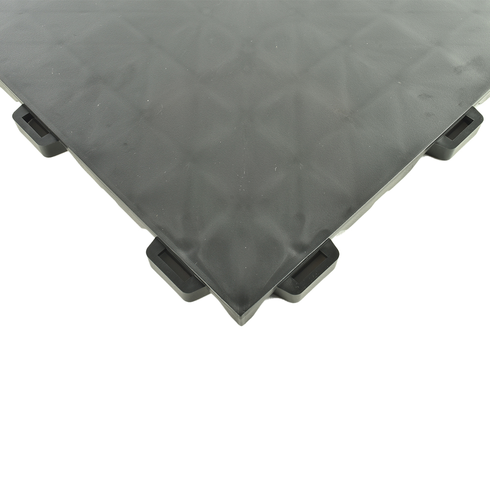 StayLock Tile Smooth Top Black 9/16 Inch x 1x1 Ft. close up of corner
