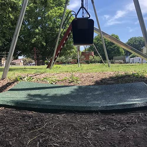 safety swing mats at park