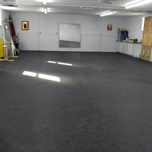 Rubber Flooring Rolls Regrind 1/4 Inch x 4x25 Ft. garage.