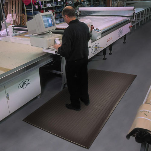 Airug Mat Anti-Fatigue 3x60 ft x 3/8 inch install.