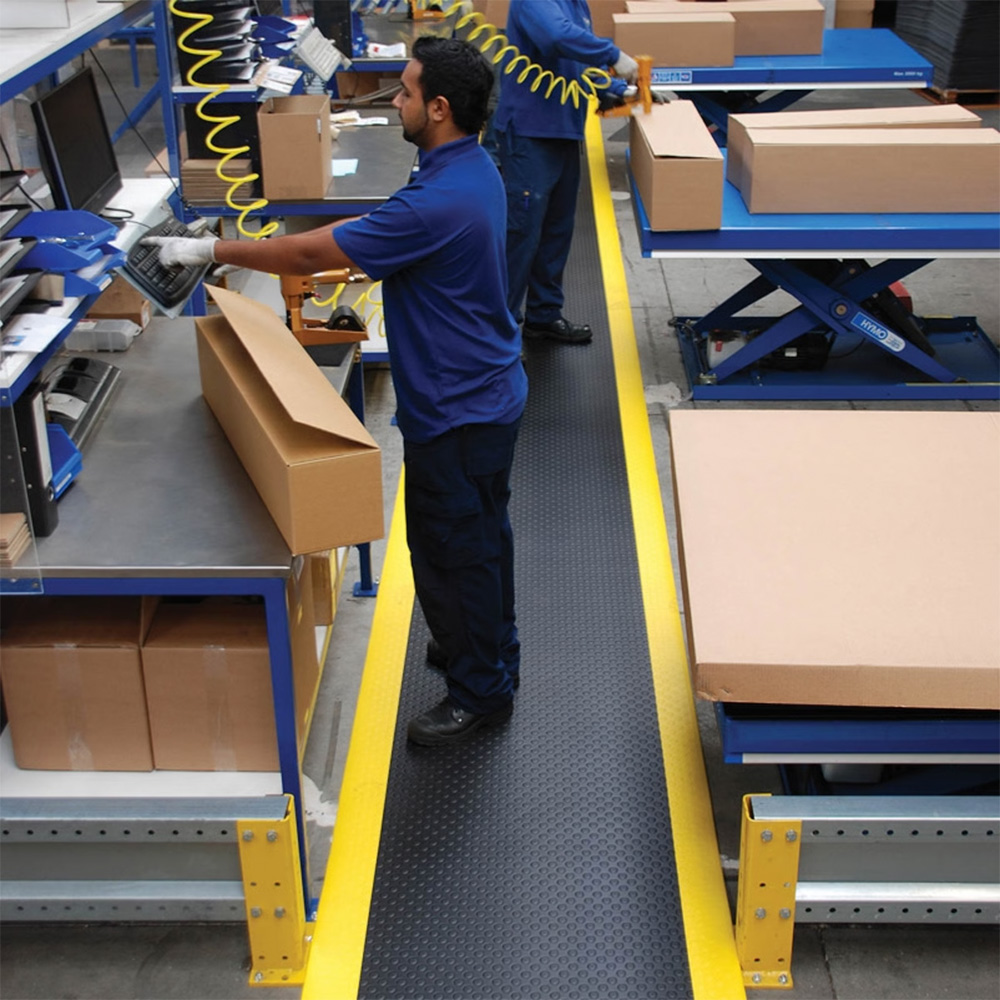 Bubble Sof-Tred with Dyna Shield Anti-Fatigue Mat 2x6 ft black yellow packing station 