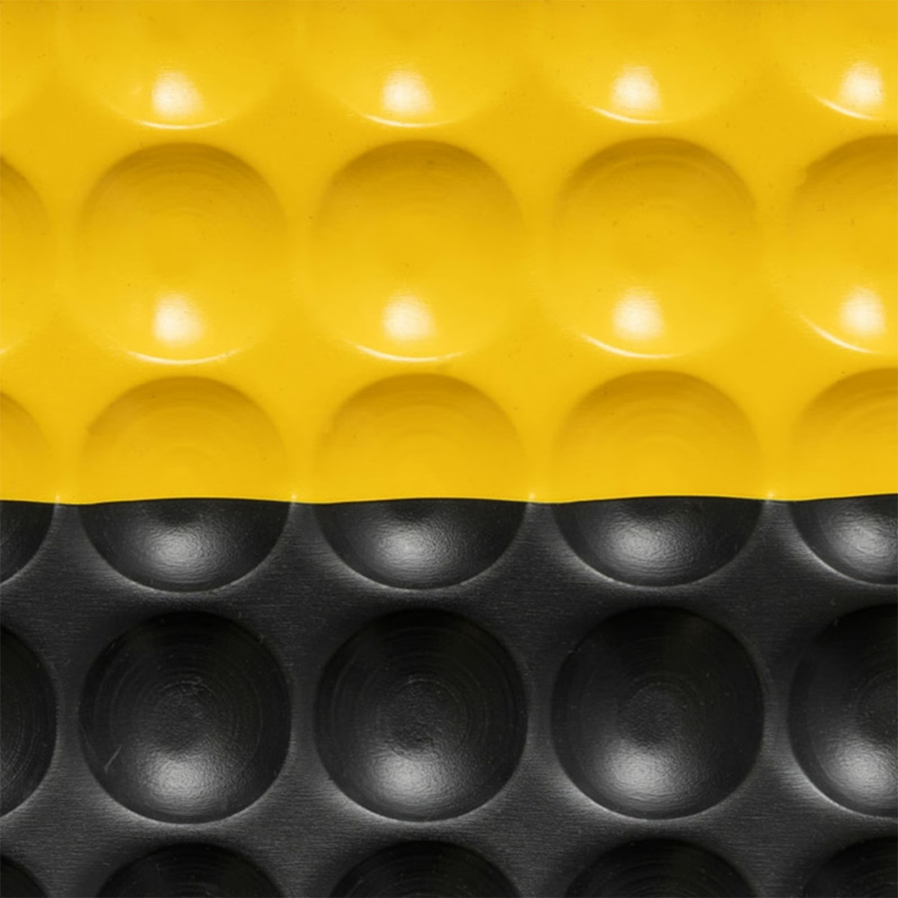 Bubble Trax Grande Anti-Fatigue Mat 3x5 ft black yellow texture closeup
