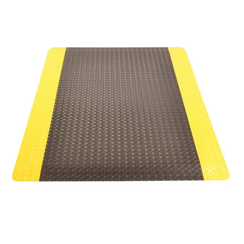 Saddle Trax Anti-Fatigue Mat 3x75 ft black yellow full tile.