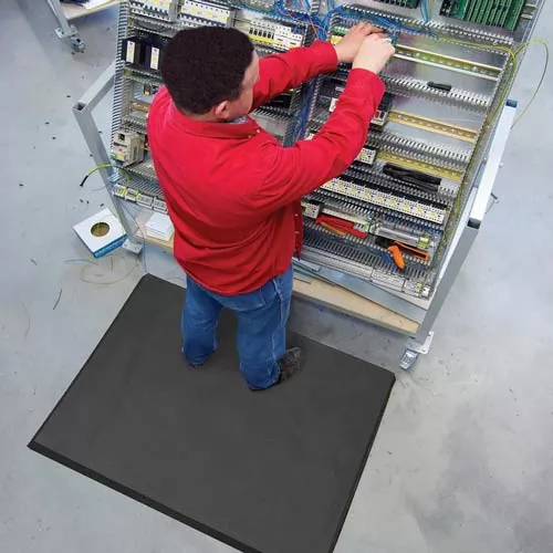SuperFoam Solid Anti-Fatigue Mat 3x75 ft install.