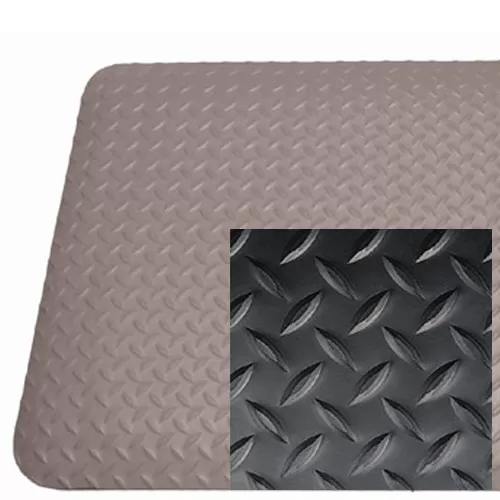 close up of cushion comfort diamond plate textured anti fatigue mat