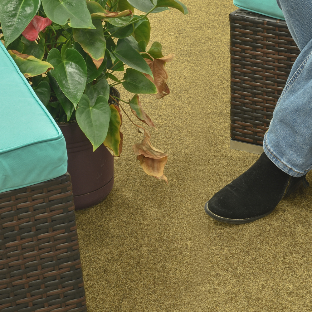 Grizzly Grass 24x24 - pecan seating area