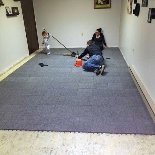 Basement Modular Carpet Tiles With A Raised Lock Togther Base