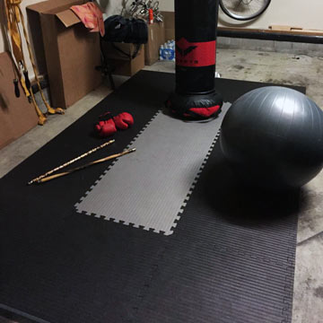 garage gym exercise space using foam mats