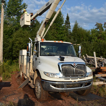 Bucket Truck Stabilization Mats for Mud