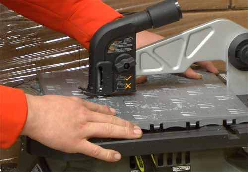 How to Cut Plastic Flooring with a Power Saw