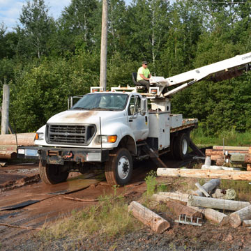 digger derrick mat over mud