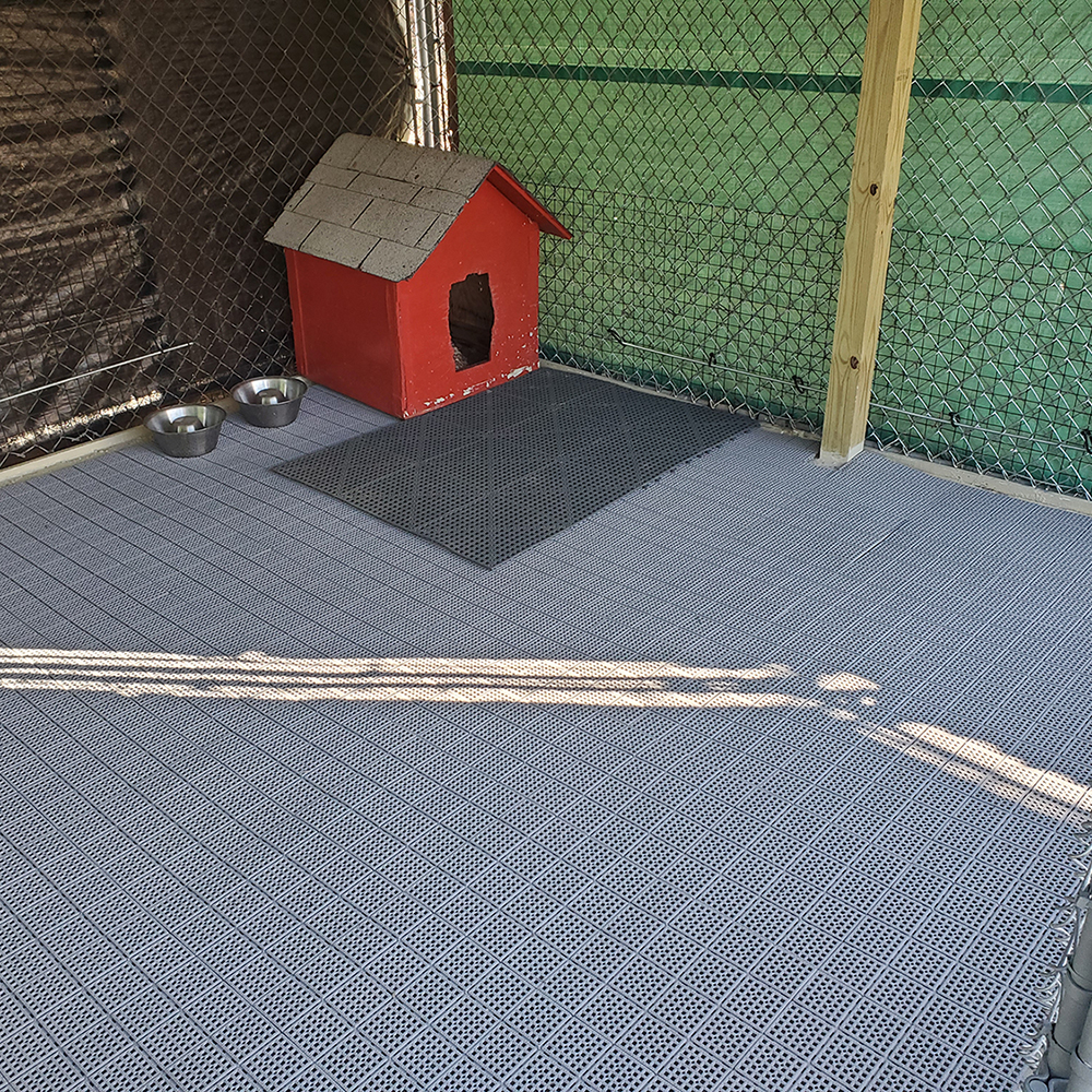 outdoor dog kennel flooring