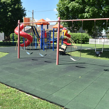 Playground interlocking rubber tiles Green