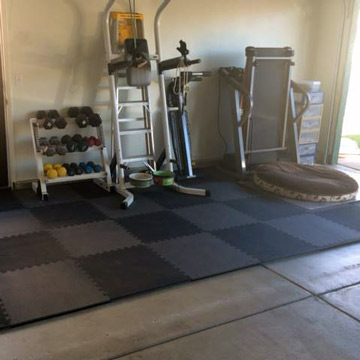 Exercise Puzzle Mats in Garage Gym
