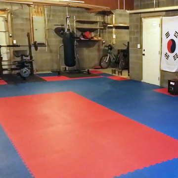 Home karate mats used for floor crunches