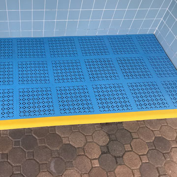 Cushioned Bathroom Floor Mat for Sliding Door - Soft Foot Comfort