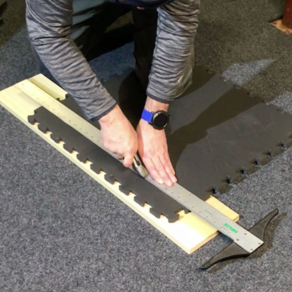 how do you cut carpet tiles