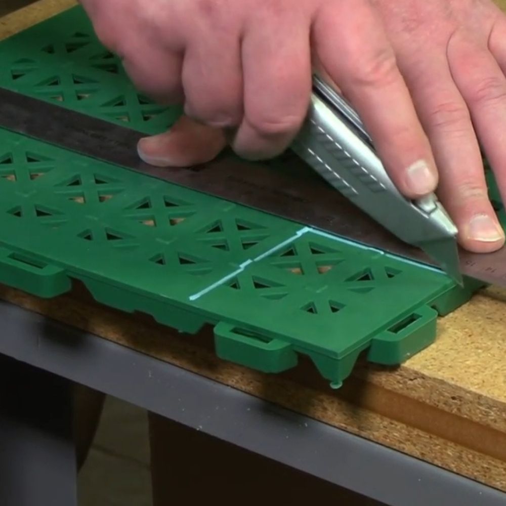 How to cut interlocking pvc deck tiles