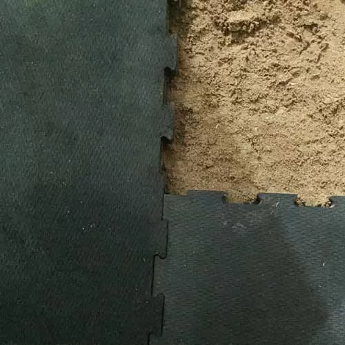 smooth rubber stall mats in horse barn