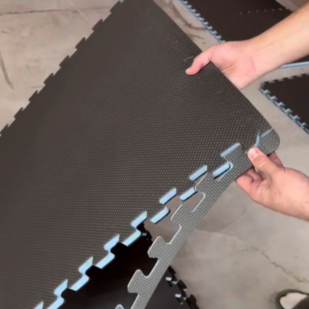 interlocking foam mats with borders
