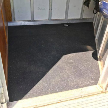 small horse trailer tack room rubber mats