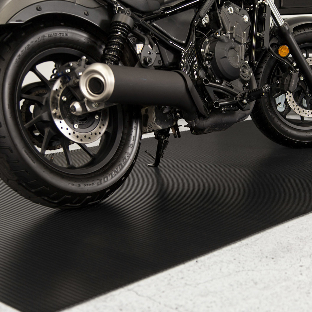 G-Floor Ribbed Tread Vinyl Multipurpose Roll 1.4 mm x 5x10 Ft. motorcycle side view