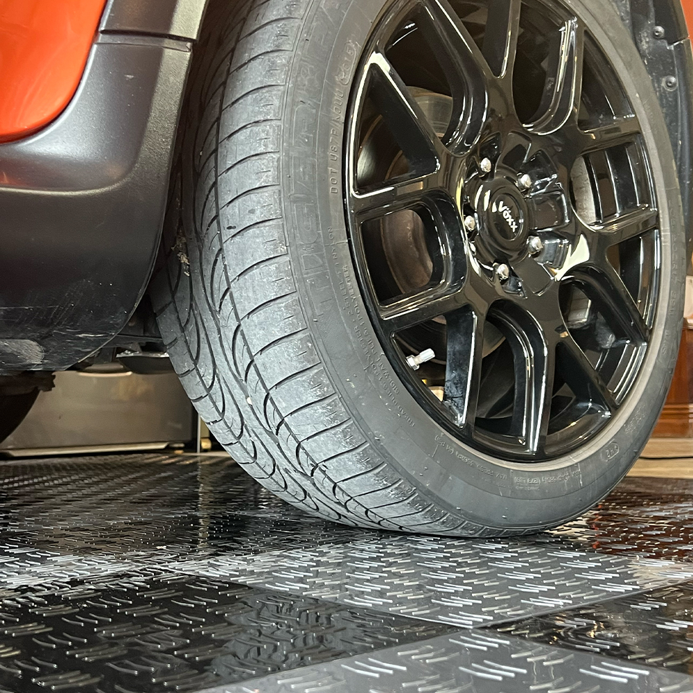 Garage floor Tile Diamond