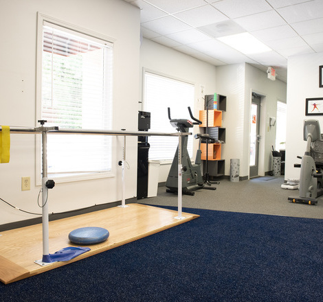 Best Flooring For A Physical Therapy Clinic: Turf, Mats & Rolls