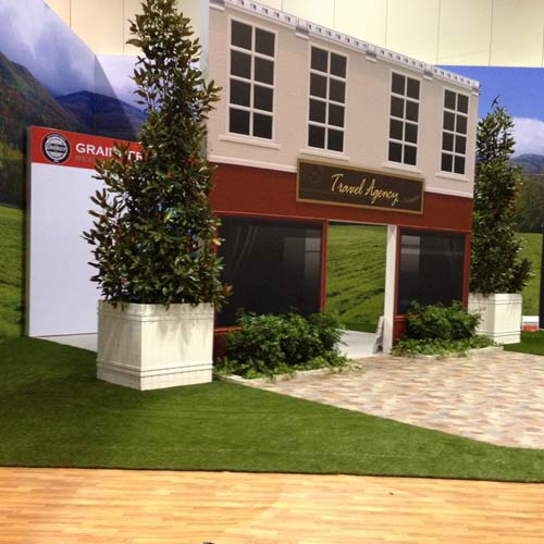 trade show booth using artificial grass flooring