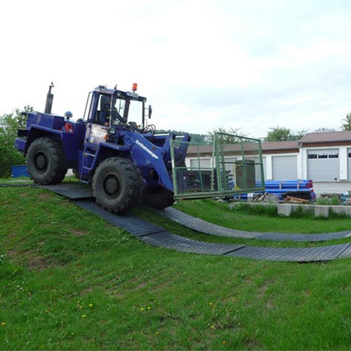 Ground Protection Mats 3x6 ft Black exterior loader at work