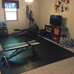 Special plastic floor tiles for online workout classes at home thumbnail
