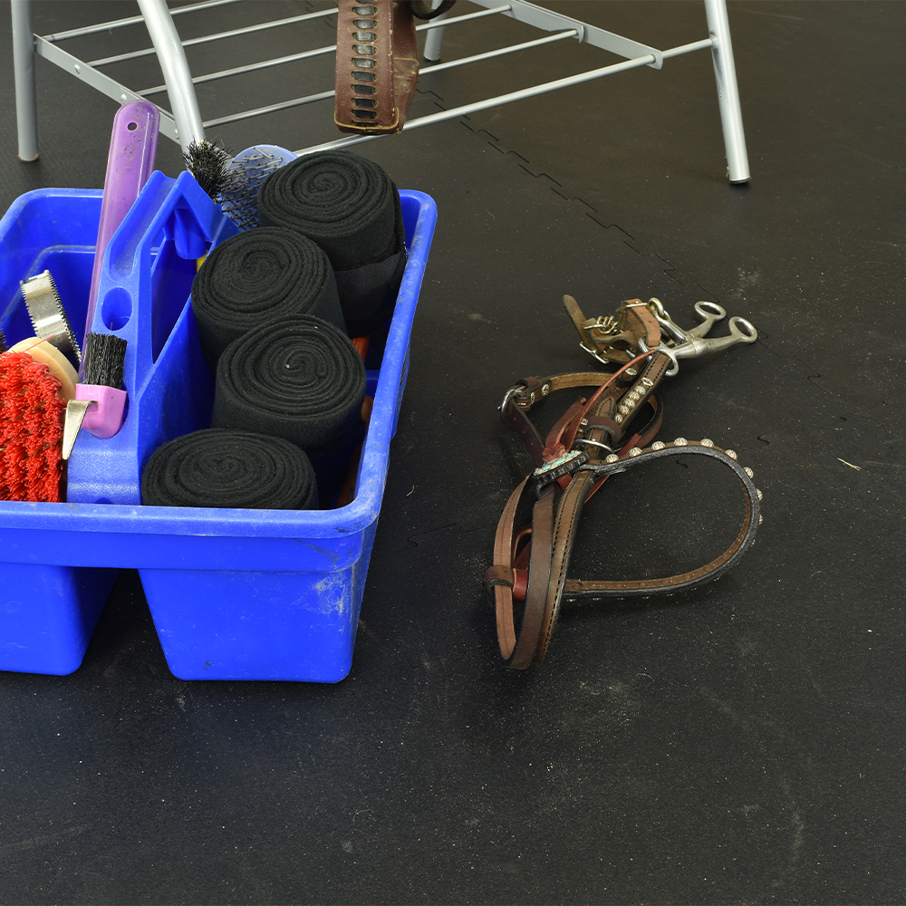 interlocking horse stall mats in grooming area