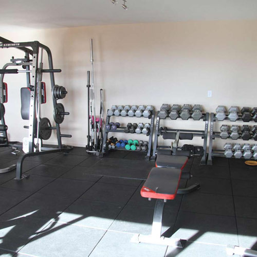 Rubber Tiles are one of Best Garage Gym Flooring Options