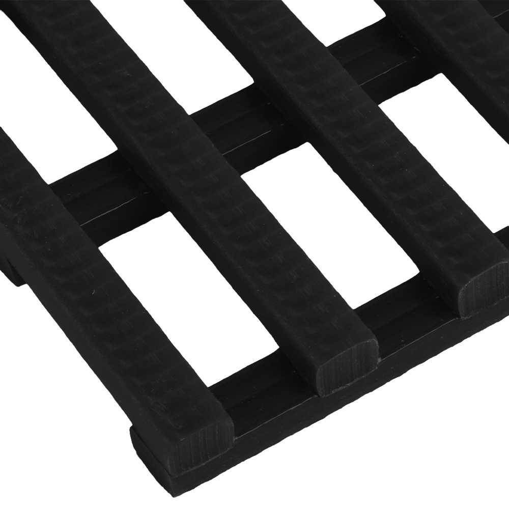 Corner of Heronwalk Wet Area Matting Roll 4x40 Ft. in Black