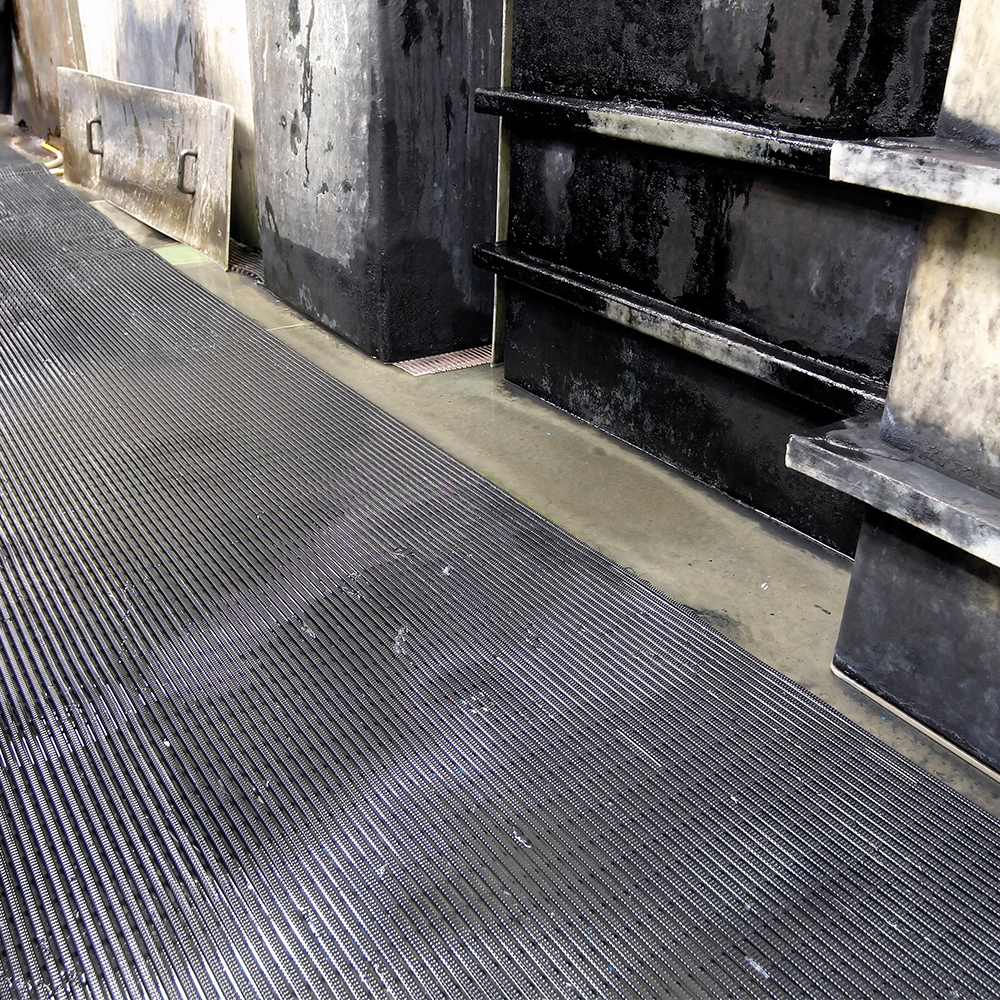 Greatmats Vynagrip Heavy Duty Industrial Mat | Black | Slip Resistant, Anti Fatigue PVC | 4x33 ft Roll | 210 lbs | Pattern: Open Grid | Oil Resistant