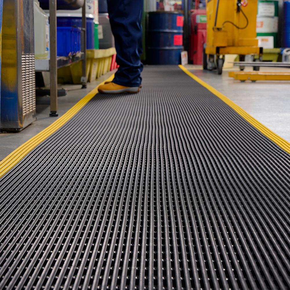 heavy duty floor mat used for industrial workers to stand on