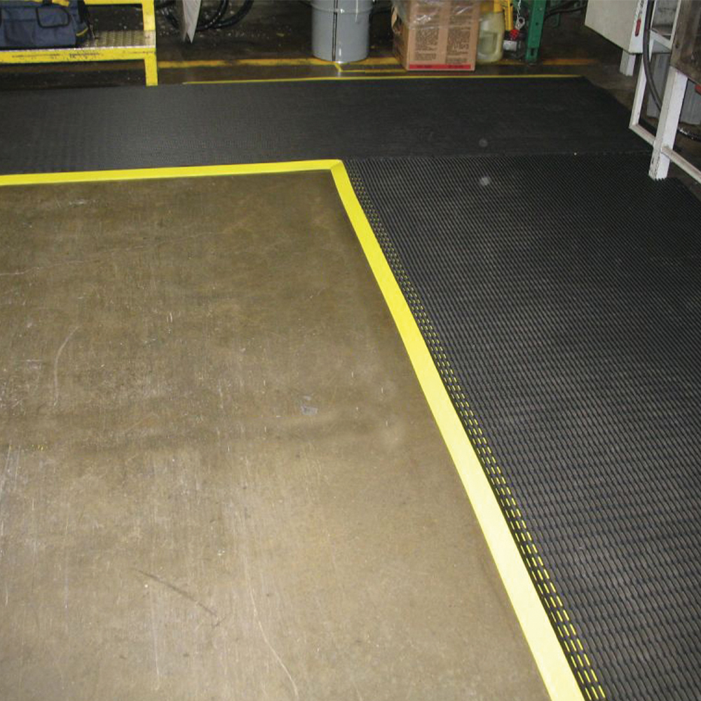 https://www.greatmats.com/images/plastex-matting/vynagrip-matting-yellow-borders-industrial-corner.jpg