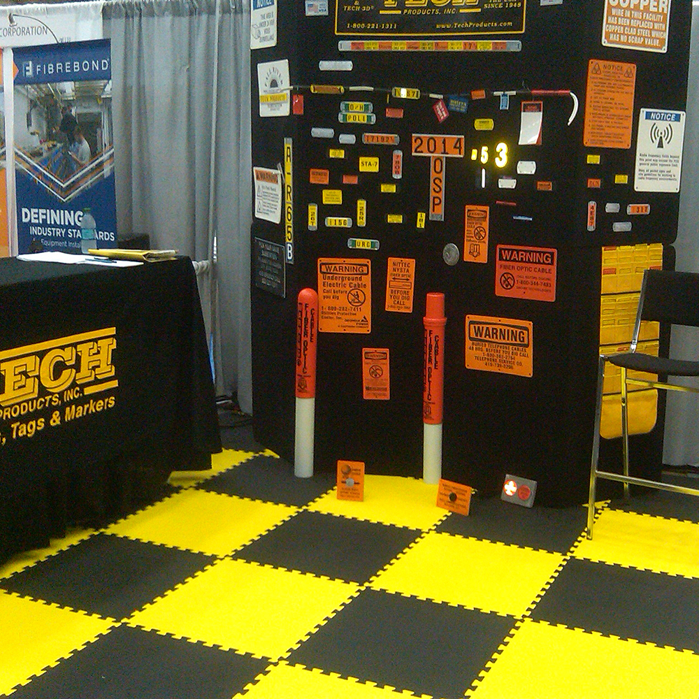 Black and yellow Foam Premium Interlocking Trade Show Mats 20x30 Ft. Kit