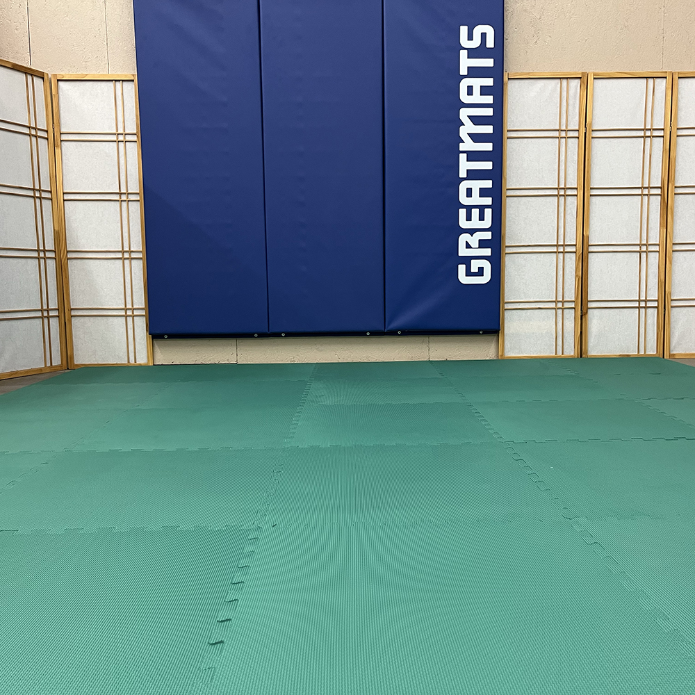 Foam Premium Interlocking Green Trade Show Mats 20x20 Ft. Kit