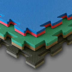 Puzzle mats for martial arts floors thumbnail