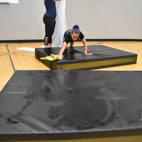 Safety Gymnastic Mats 4x6 ft x 8 inch clean.