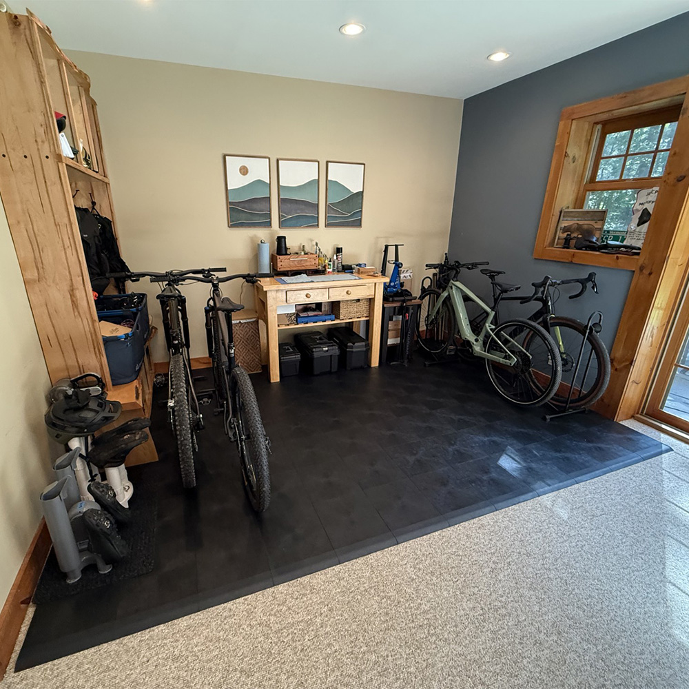StayLock Orange Peel Black - bike storage room