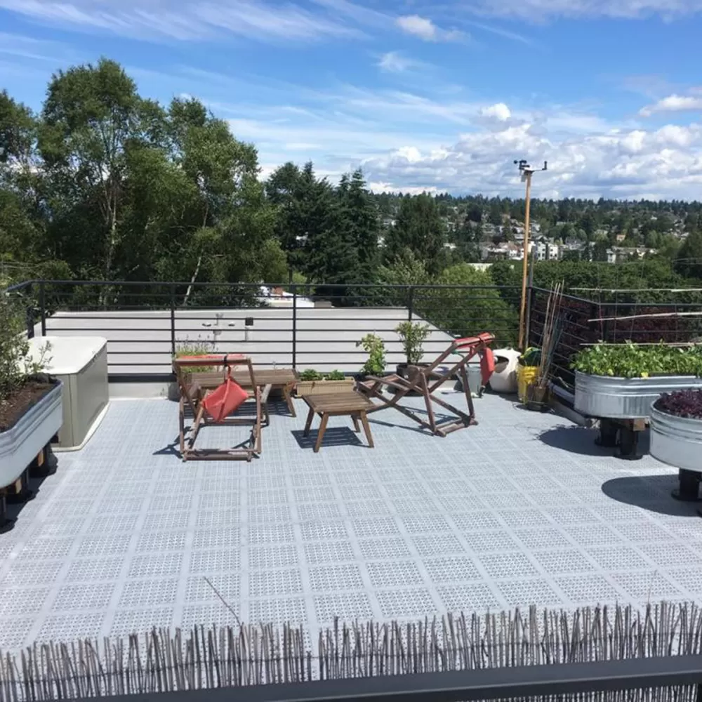 pvc tiles for outdoor flooring on rooftop