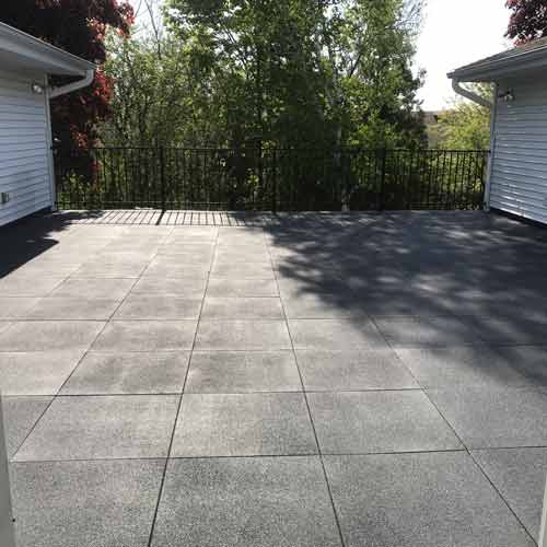 roof top deck using rubber tiles as flooring